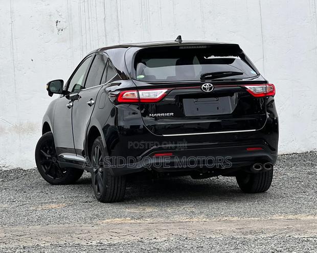 Toyota Harrier 2.0 2019 Black