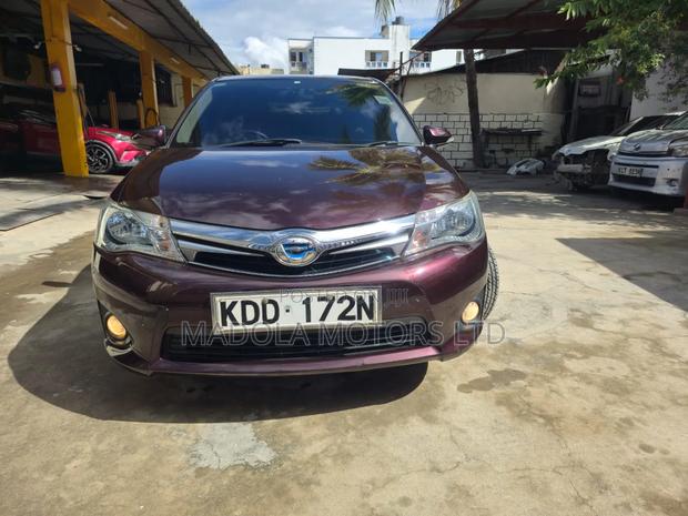 Toyota Axio 1.5 Hybrid 2WD 2014 Purple