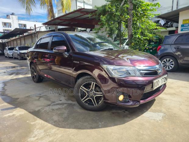 Toyota Axio 1.5 Hybrid 2WD 2014 Purple