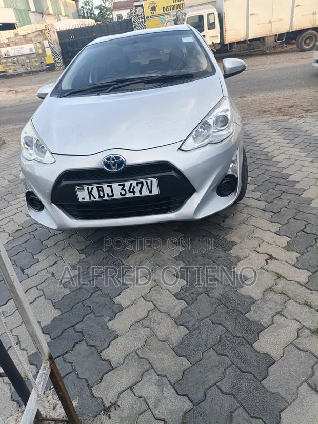 Toyota Aqua 2015 Silver