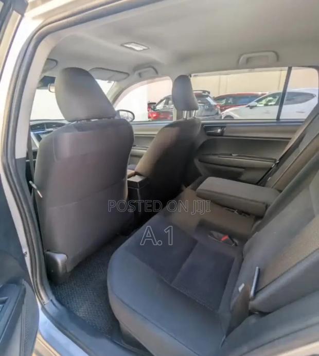 Toyota Corolla Fielder 1.5 Hybrid FWD 2019 Silver