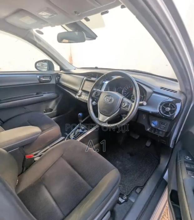 Toyota Corolla Fielder 1.5 Hybrid FWD 2019 Silver