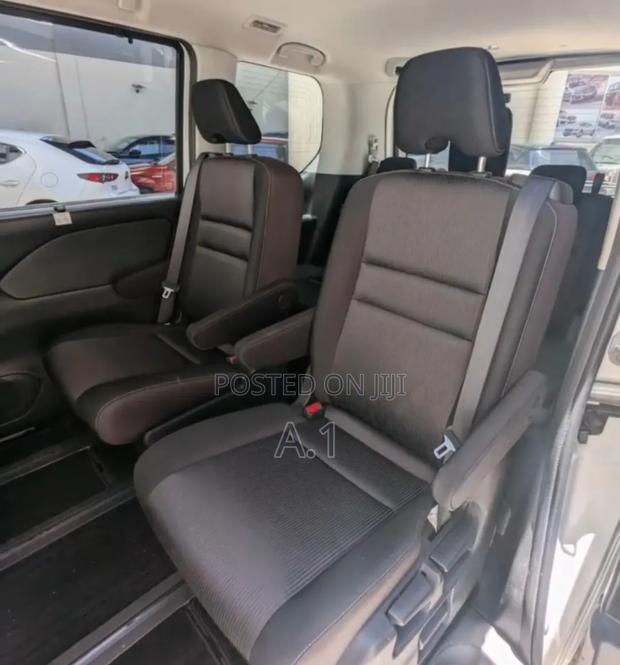 Nissan Serena 2019 Pearl