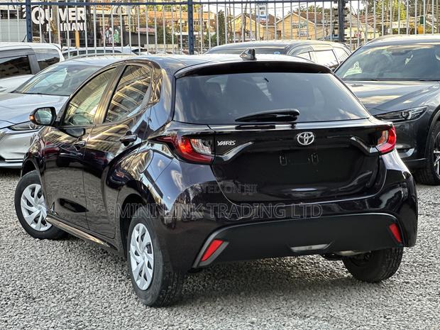 Toyota Yaris 1.5 Sedan LE 2020 Purple