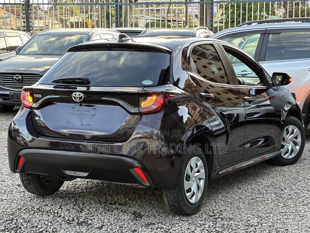 Toyota Yaris 1.5 Sedan LE 2020 Purple
