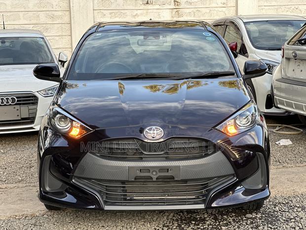 Toyota Yaris 1.5 Sedan LE 2020 Purple
