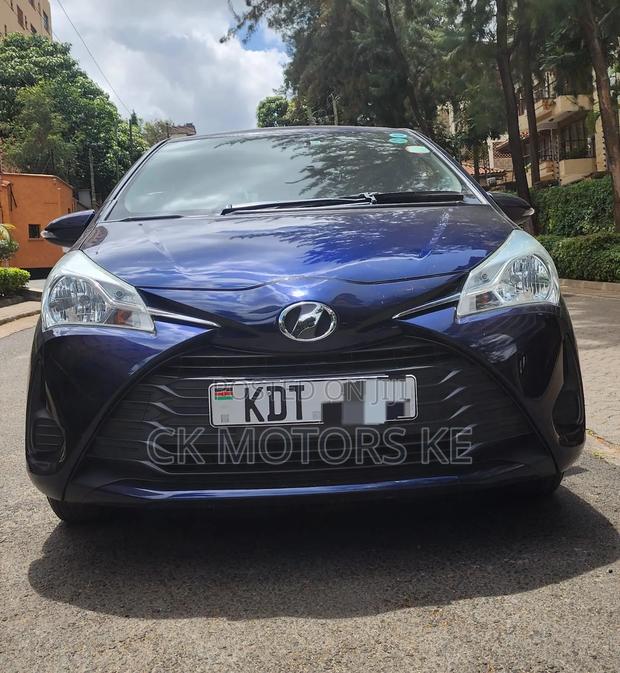 Toyota Vitz 1.0 FWD 5dr 2018 Blue