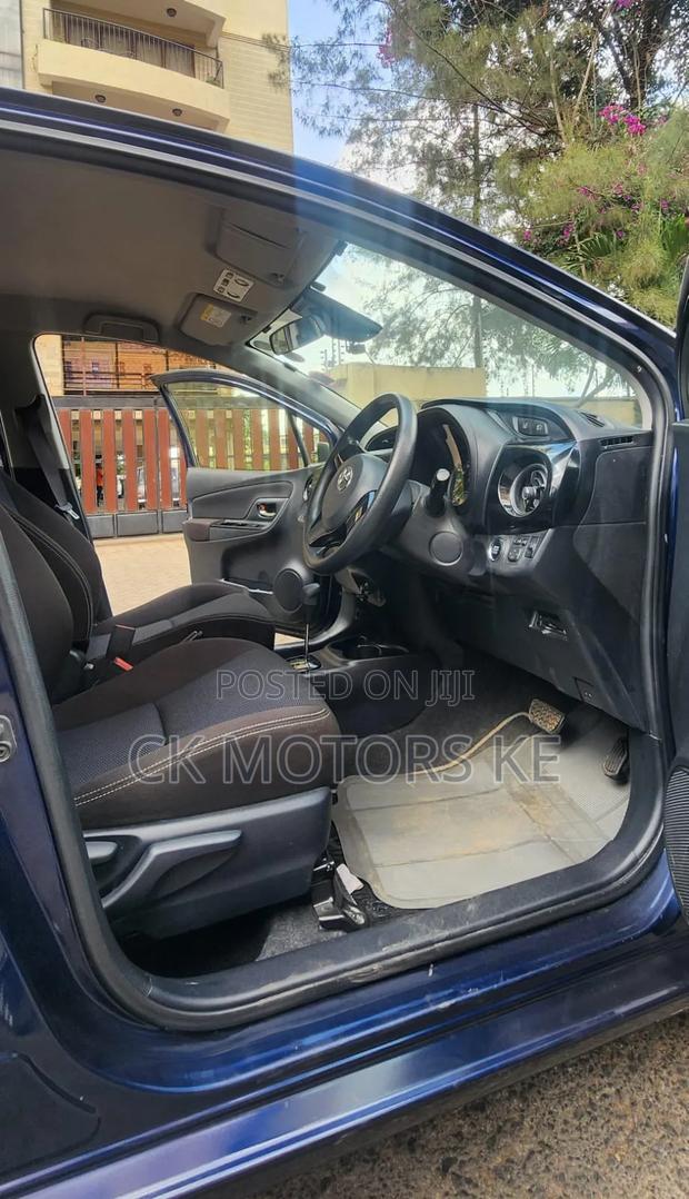 Toyota Vitz 1.0 FWD 5dr 2018 Blue