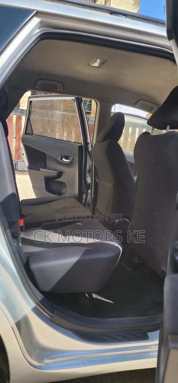 Toyota Ractis 1.3 FWD 2014 Silver