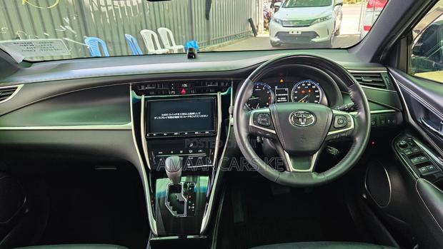 Toyota Harrier 2.0 2019 Black