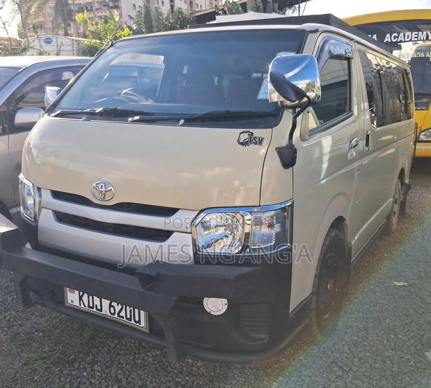 Toyota HiAce 2014 Beige