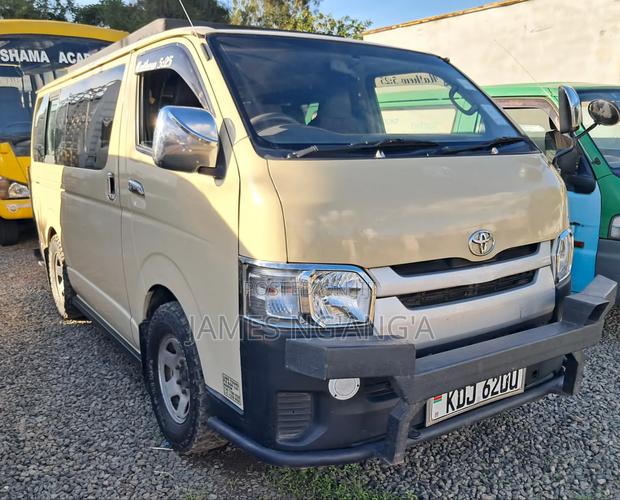 Toyota HiAce 2014 Beige