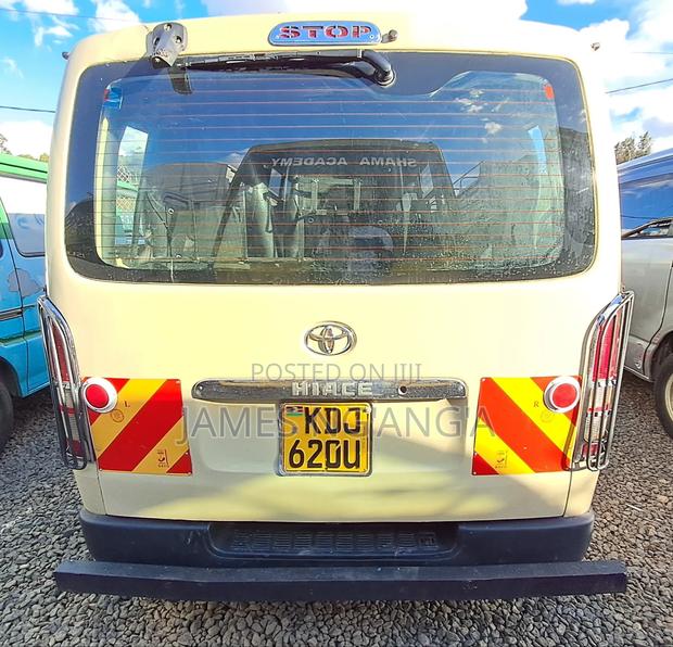 Toyota HiAce 2014 Beige