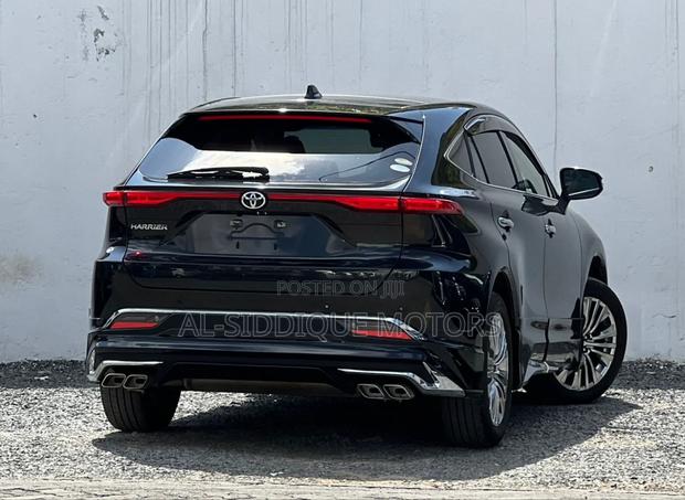 Toyota Harrier 2.0 2020 Black