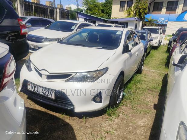 Toyota Auris 2012 White