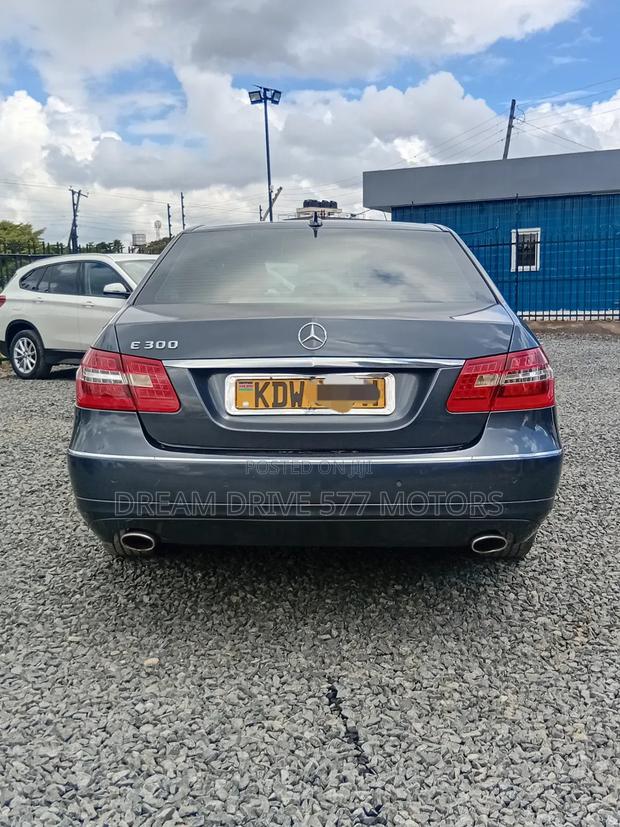 Mercedes-Benz E300 2010 Black