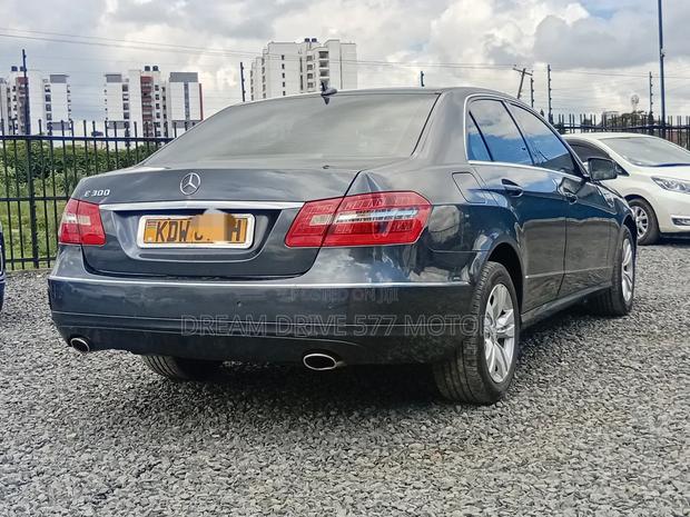 Mercedes-Benz E300 2010 Black