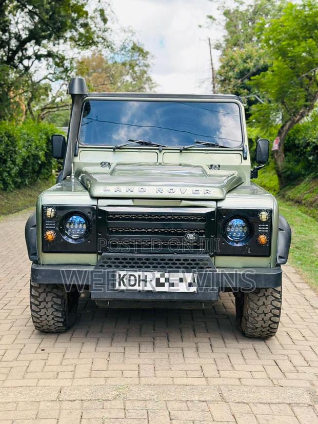 Land Rover Defender Puma 110 2.4 TD 2010 Green