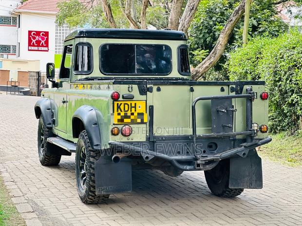 Land Rover Defender Puma 110 2.4 TD 2010 Green