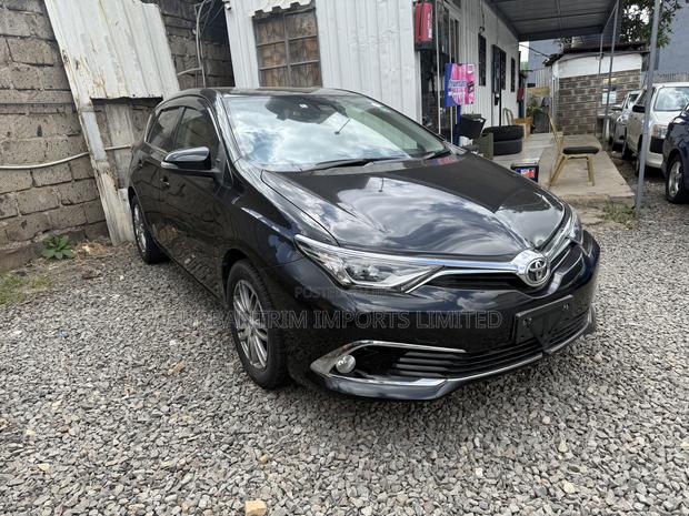 Toyota Auris 2016 Black