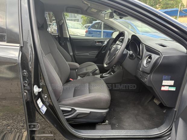 Toyota Auris 2016 Black