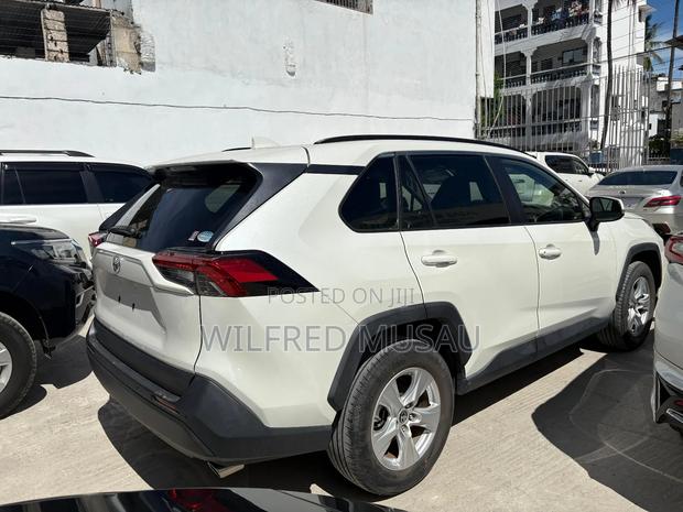 Toyota RAV4 2020 White