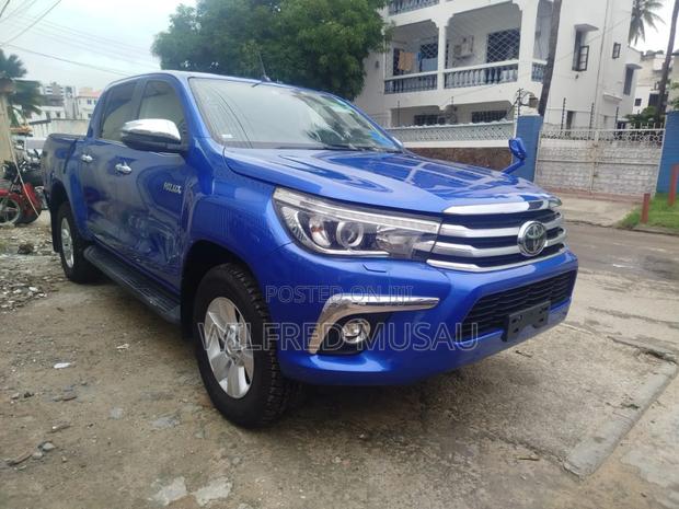 Toyota Hilux 2018 Blue