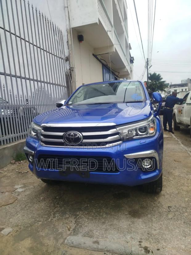 Toyota Hilux 2018 Blue