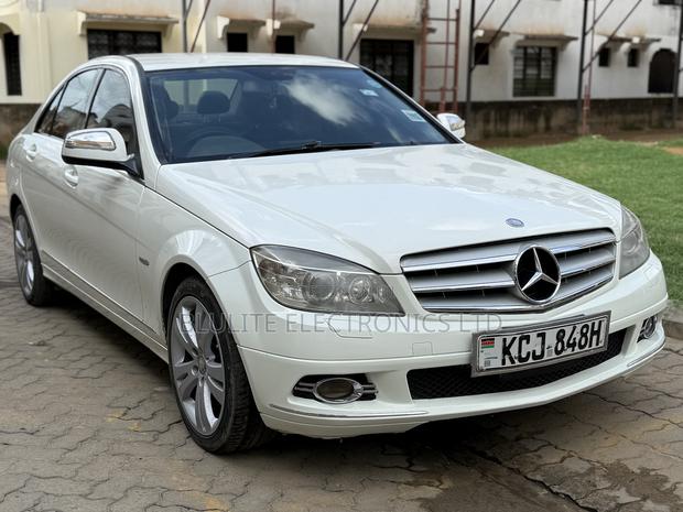 Mercedes-Benz C200 2010 Pearl