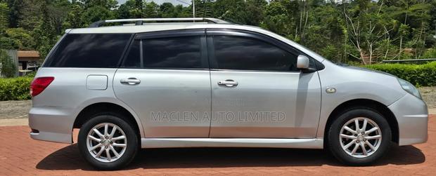 Nissan Wingroad 2011 Silver