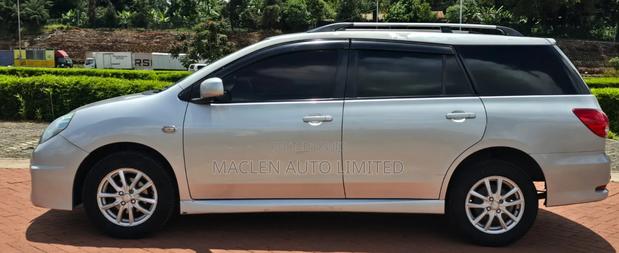 Nissan Wingroad 2011 Silver