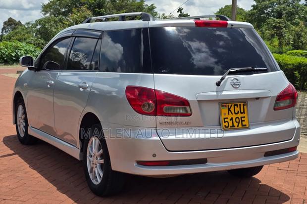 Nissan Wingroad 2011 Silver