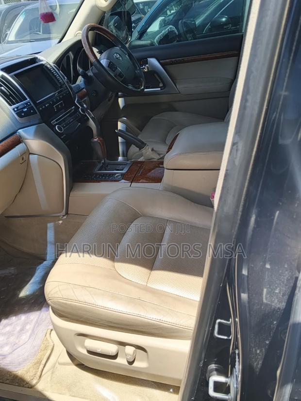 Toyota Land Cruiser 2016 Black