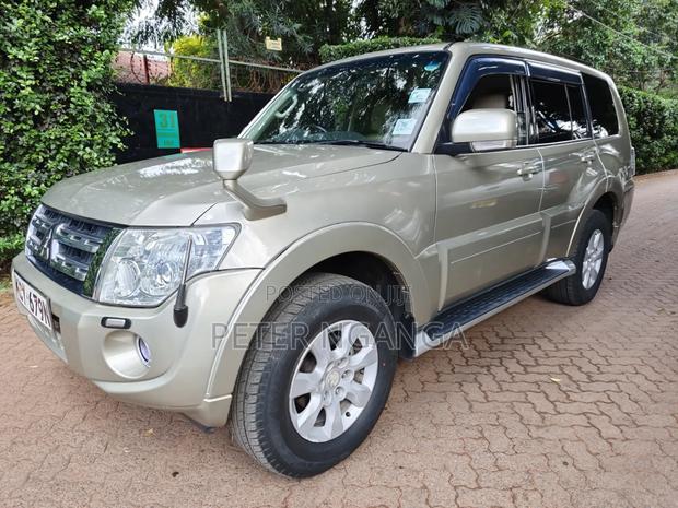 Mitsubishi Pajero V80 3.0 VR-I 2013 Gold