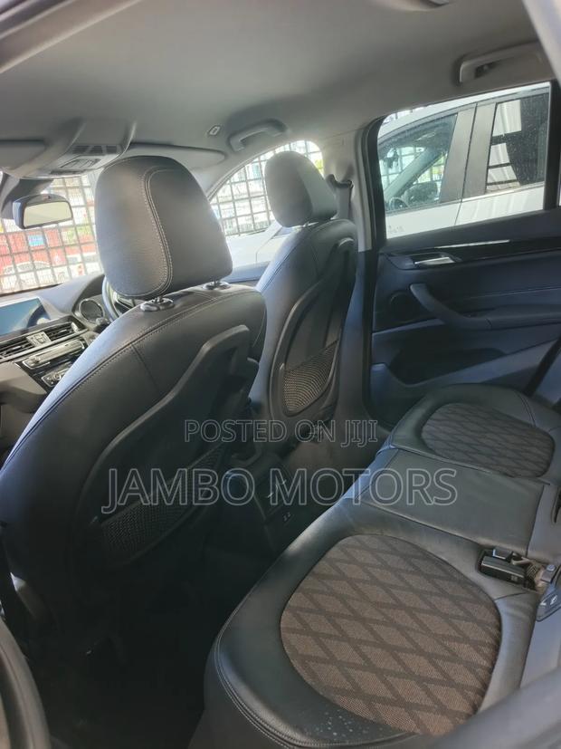 BMW X1 sDrive28i FWD 2019 Gray