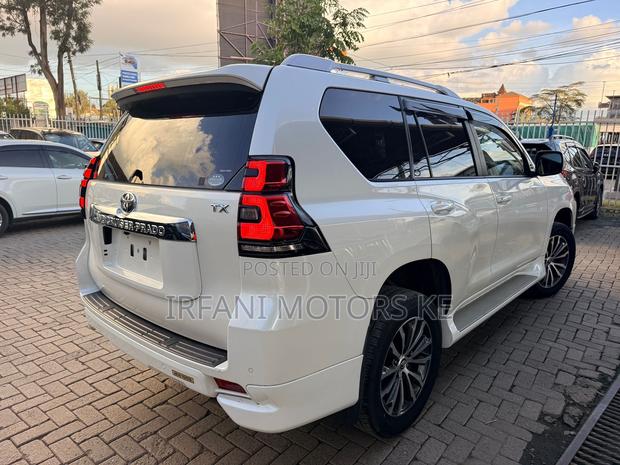 Toyota Land Cruiser Prado 2.7 2019 White