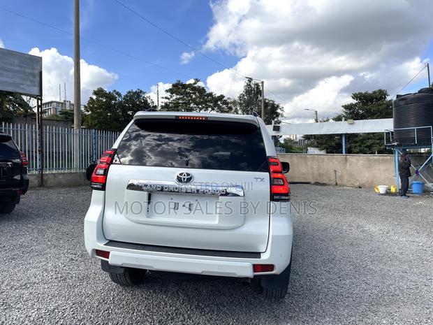Toyota Land Cruiser Prado 2.7 2019 White