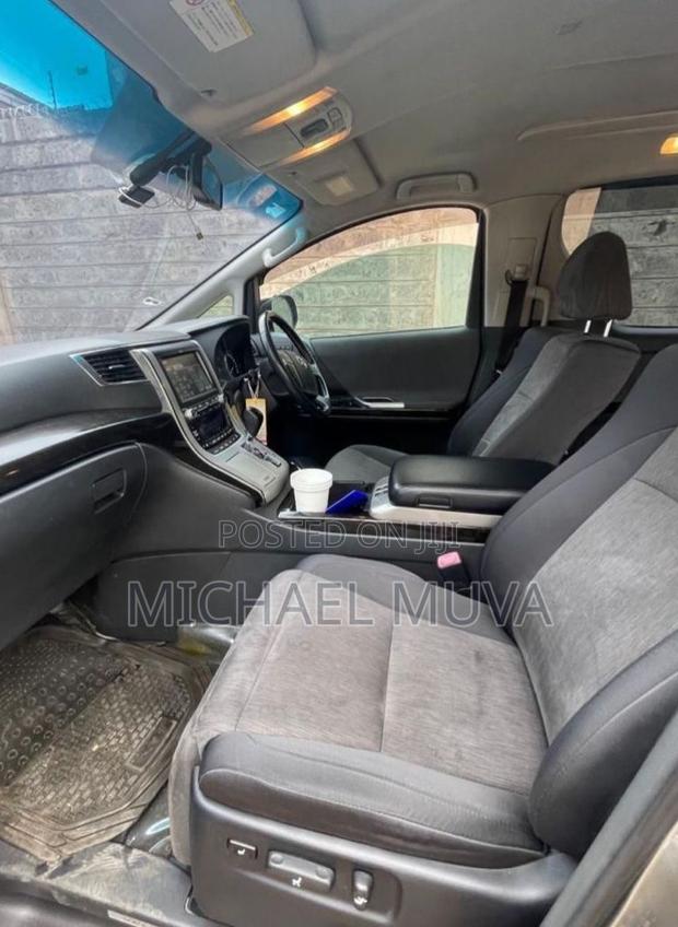 Toyota Alphard 2012 Silver