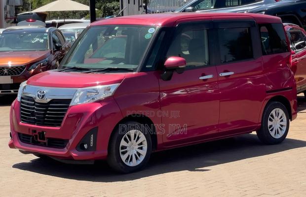 Toyota Roomy 1.0 FWD 2018 Maroon