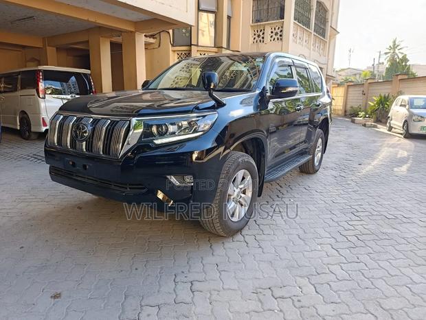 Toyota Land Cruiser Prado 2021 Black