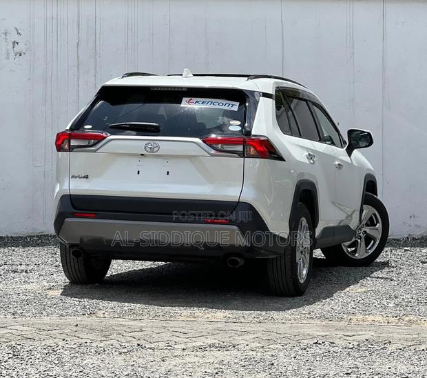 Toyota RAV4 Adventure 2019 Silver