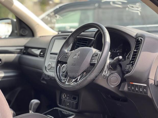 Mitsubishi Outlander SE FWD 2019 Black
