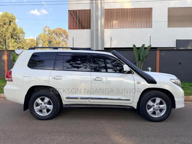 Toyota Land Cruiser 2008 White