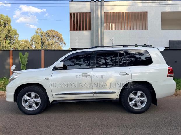 Toyota Land Cruiser 2008 White