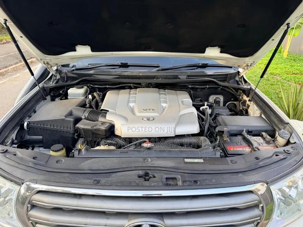 Toyota Land Cruiser 2008 White