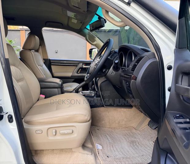 Toyota Land Cruiser 2008 White