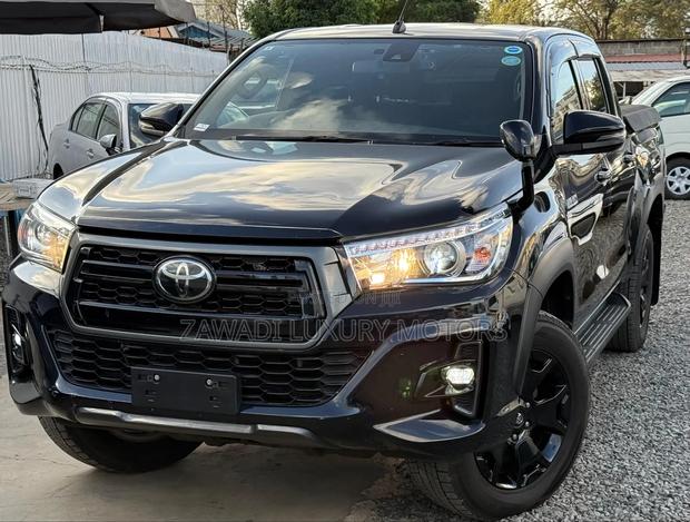 Toyota Hilux Revo Double Cab Deisel 2.4 AWD 2019 Black