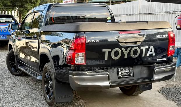 Toyota Hilux Revo Double Cab Deisel 2.4 AWD 2019 Black