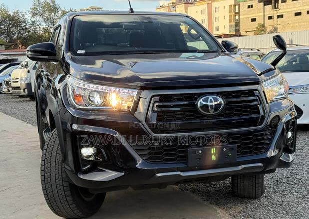 Toyota Hilux Revo Double Cab Deisel 2.4 AWD 2019 Black