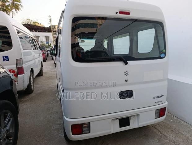 Suzuki Every Wagon 2019 White